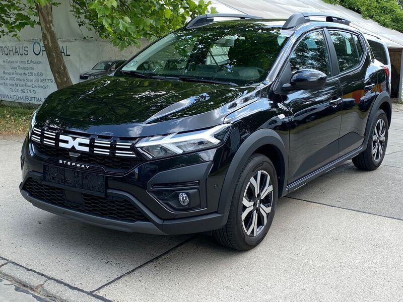 Schwarz Gebraucht 2024 Dacia Sandero Expression Kleinwagen | 15.490 € (Guter Preis) - Bild 1/4
