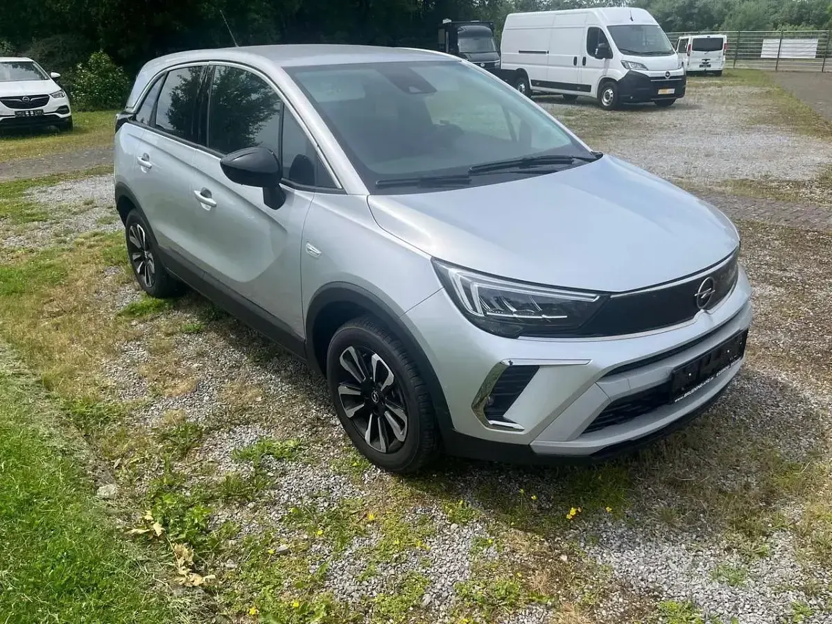 Gebraucht Opel Crossland Elegance 110 PS (80 kW) 2024 Lackierung aluminiumgrau/meta SUV