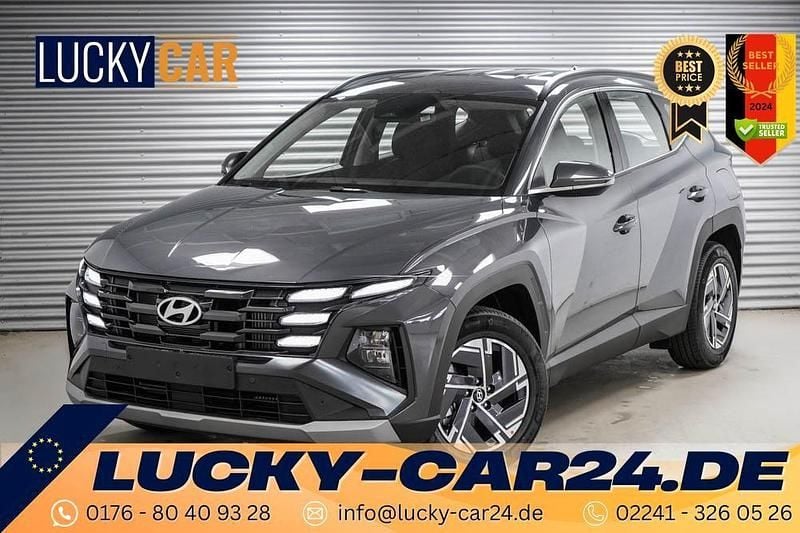 Ecotronic grey metallic () Neu 2025 Hyundai Tucson Comfort SUV | 26.740 € (Superpreis) - Bild 1/4