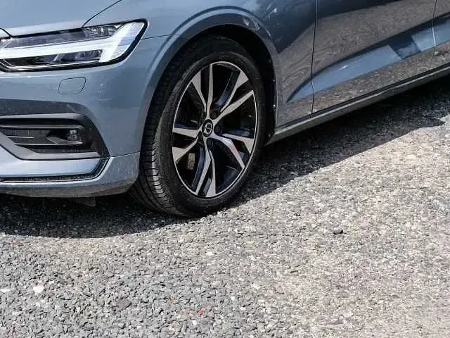 Gebraucht Volvo V60 120 PS (88 kW) 2024 Kombi