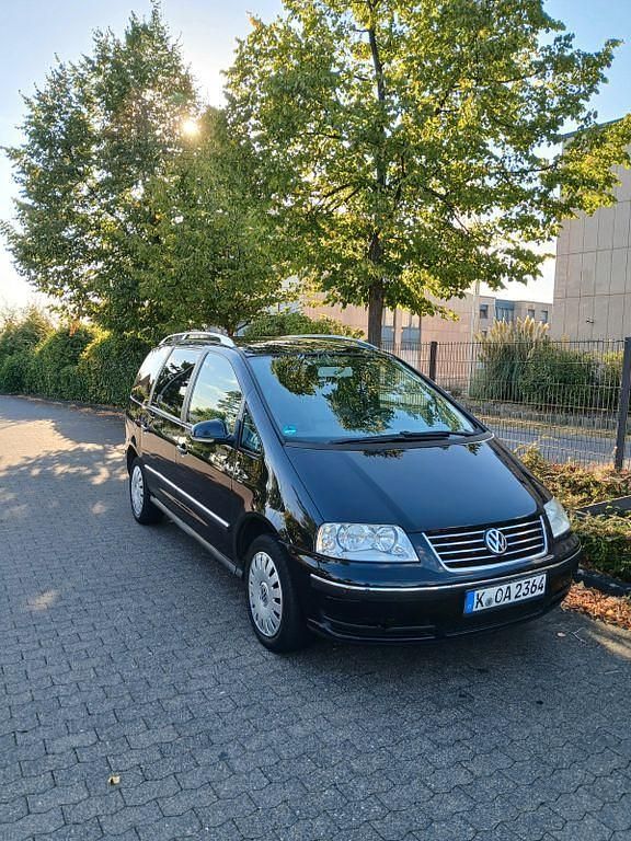 Schwarz Gebraucht 2008 VW Sharan Trendline Van / Kleinbus | 3.000 € (Guter Preis) - Bild 1/4