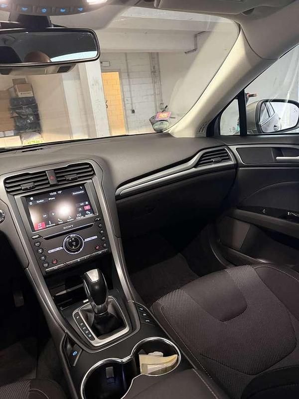 Gebraucht Ford Mondeo Vignale 203 PS (149 kW) 2017 Beige Limousine