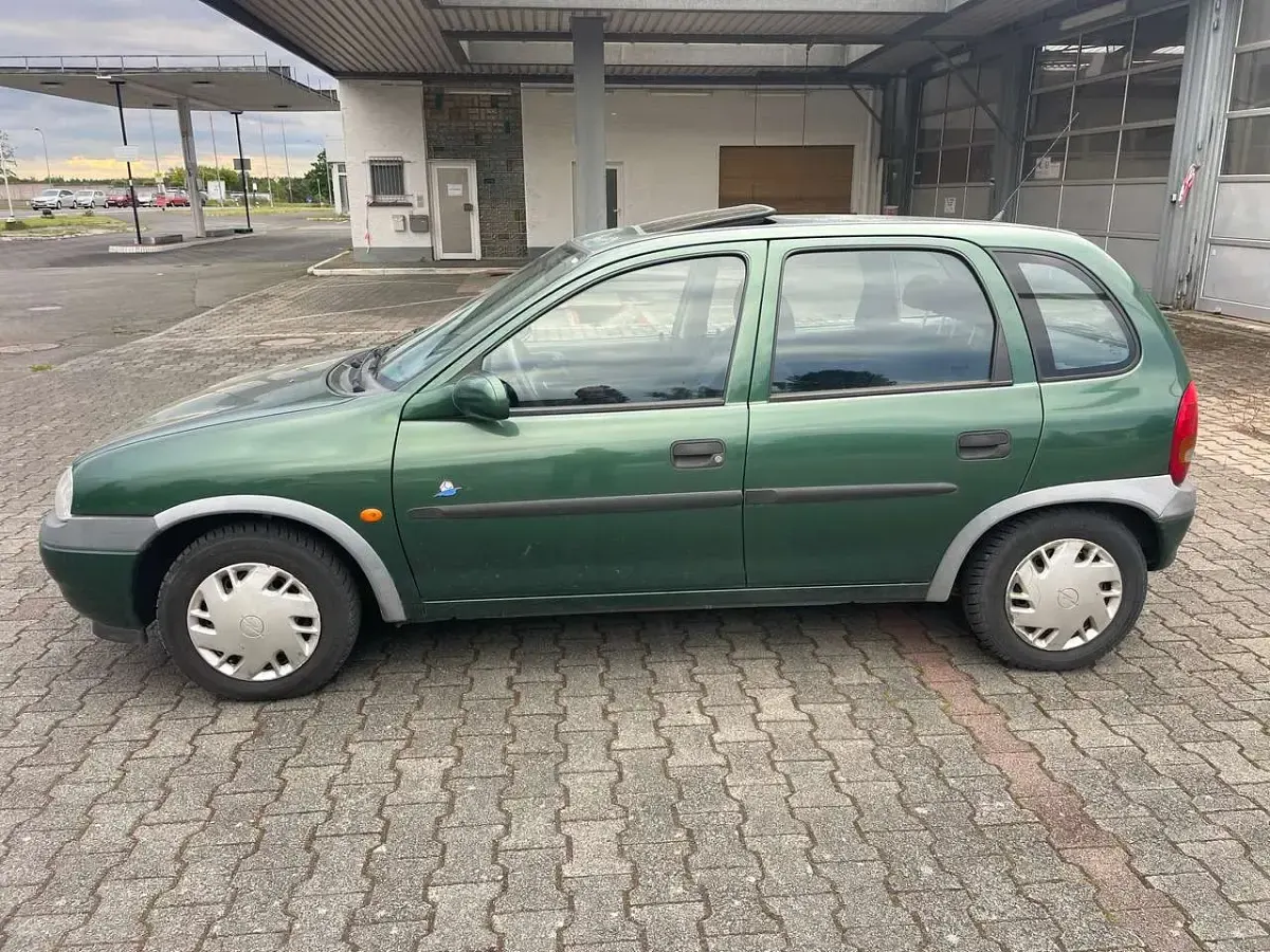 Gebraucht Opel Corsa 65 PS (47 kW) 1998 Grün Kleinwagen