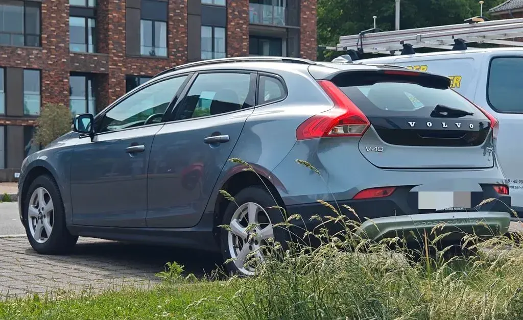 Gebraucht Volvo V40 CC 114 PS (83 kW) 2014 Grau Kombi