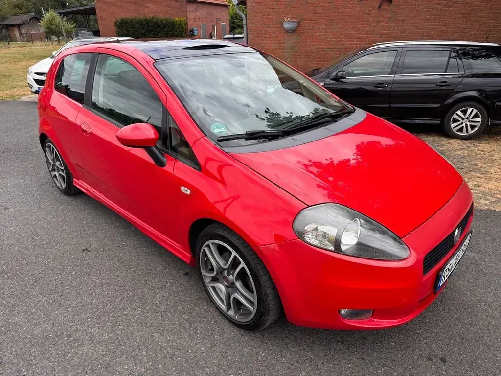 Gebraucht Fiat Grande Punto 120 PS (88 kW) 2009 Rot Kleinwagen
