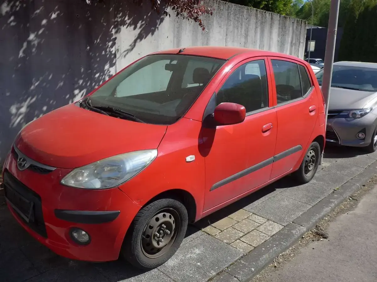 Gebraucht Hyundai i10 Classic 67 PS (49 kW) 2010 Electric red / sol Kleinwagen