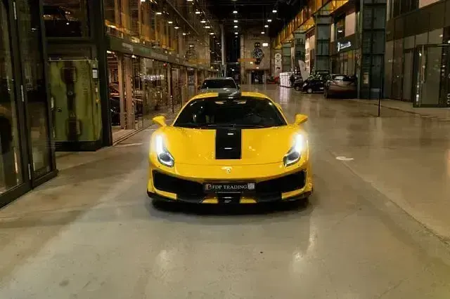 Second-hand Ferrari 488 721 CP (530 kW) 2019 Galben Coupe