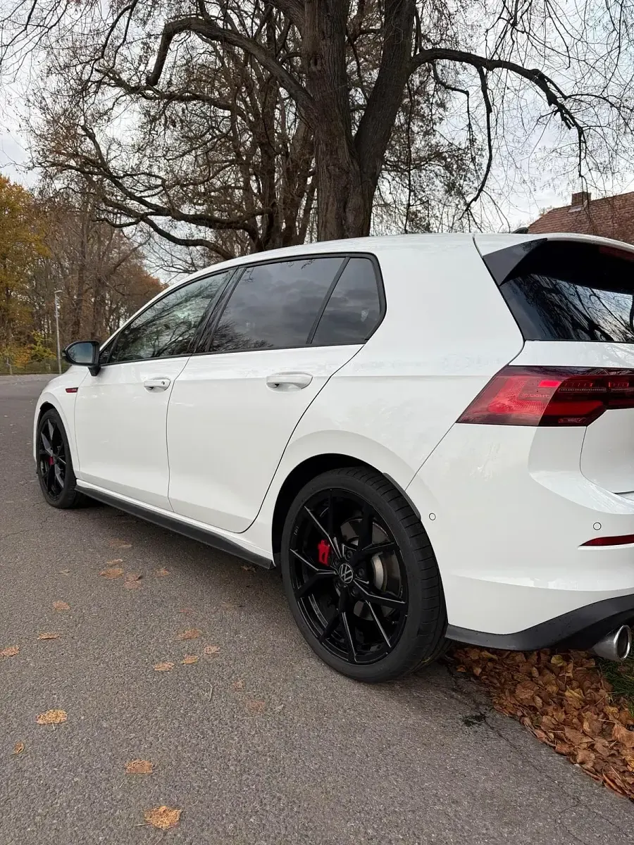 Gebraucht VW Golf VIII GTI 2024 Weiß Limousine