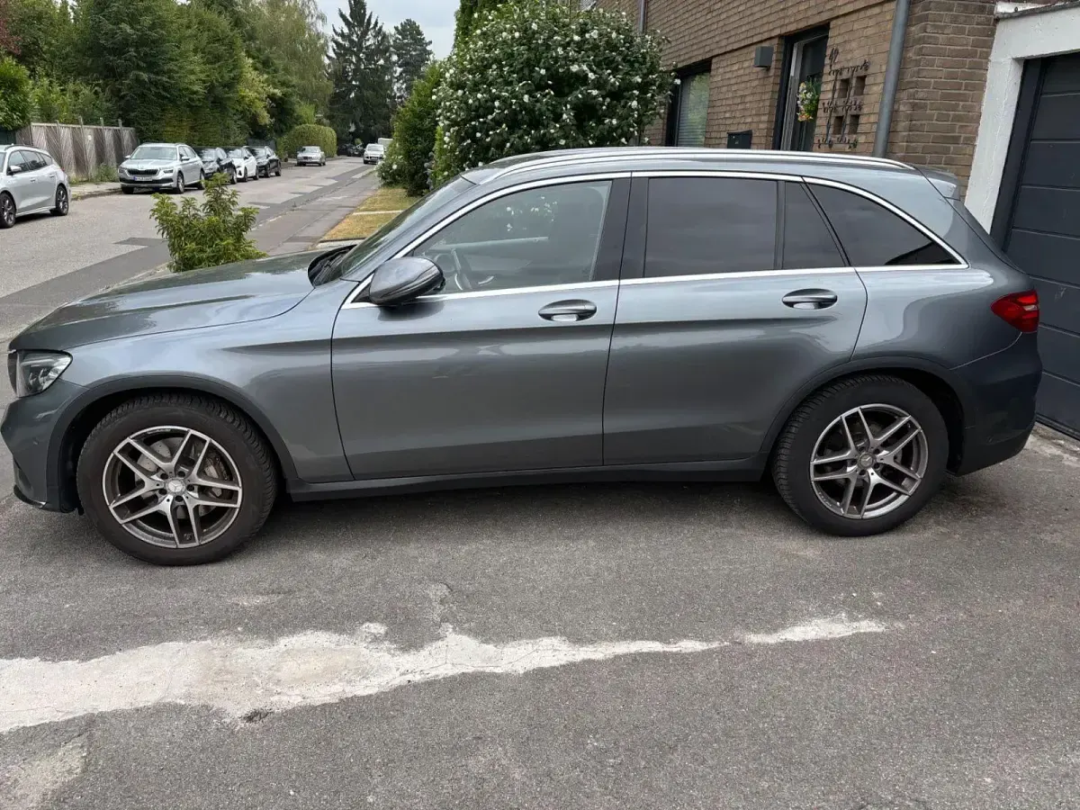 Gebraucht Mercedes GLC220 AMG line 170 PS (125 kW) 2015 Grau SUV