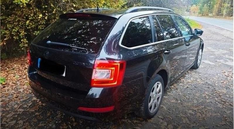 Gebraucht Skoda Octavia 150 PS (110 kW) 2015 Schwarz Kleinwagen