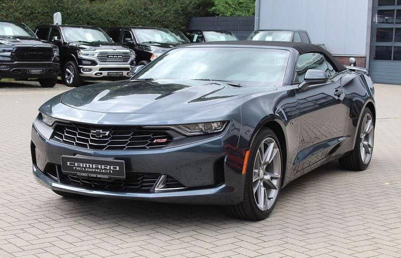 Grau Neu 2025 Chevrolet Camaro Cabrio | 47.900 € - Bild 1/4