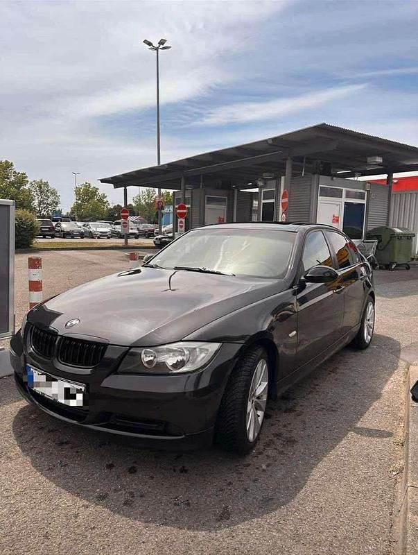 Schwarz Gebraucht 2005 BMW 318 Limousine | 5.500 € - Bild 1/4