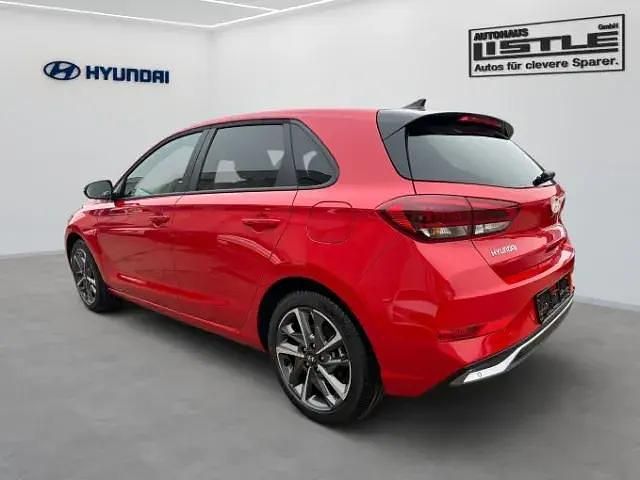 Gebraucht Hyundai i30 Advantage 101 PS (74 kW) 2024 Engine red / sol (rot) Kleinwagen