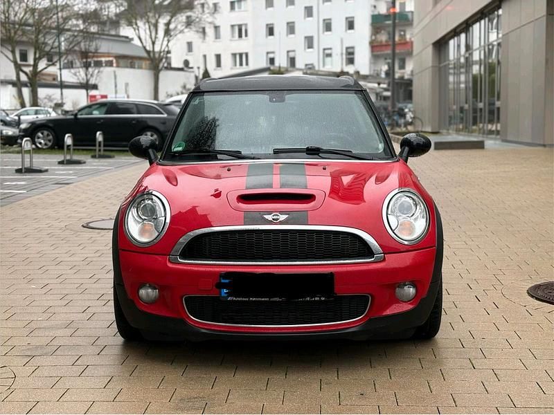 Rot Gebraucht 2009 Mini Cooper S Clubman Kombi | 3.800 € (Guter Preis) - Bild 1/4