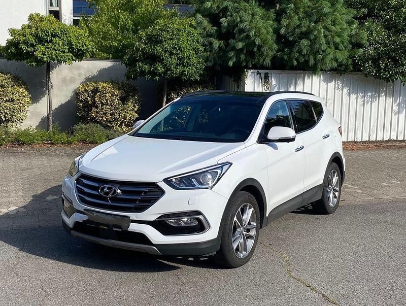 Weiß Gebraucht 2017 Hyundai Santa Fe Premium SUV | 16.600 € (Fairer Preis) - Bild 1/4
