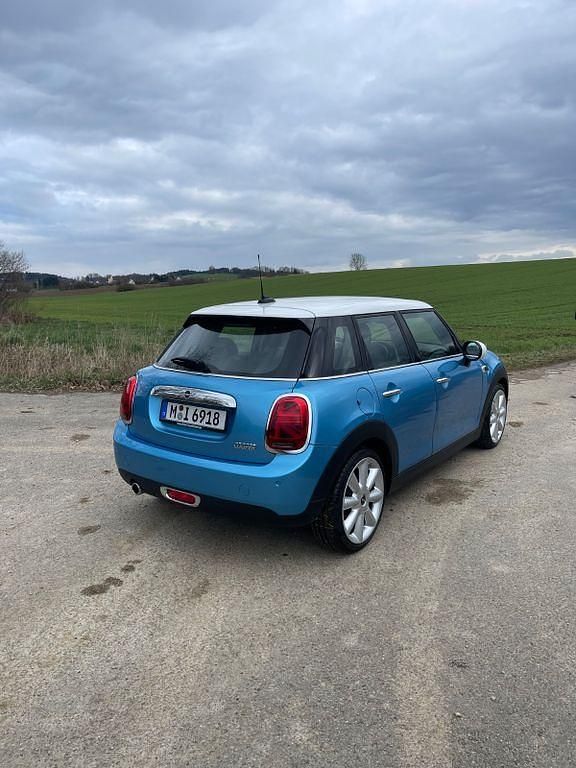 Gebraucht Mini Cooper 136 PS (100 kW) 2019 Blau Kleinwagen