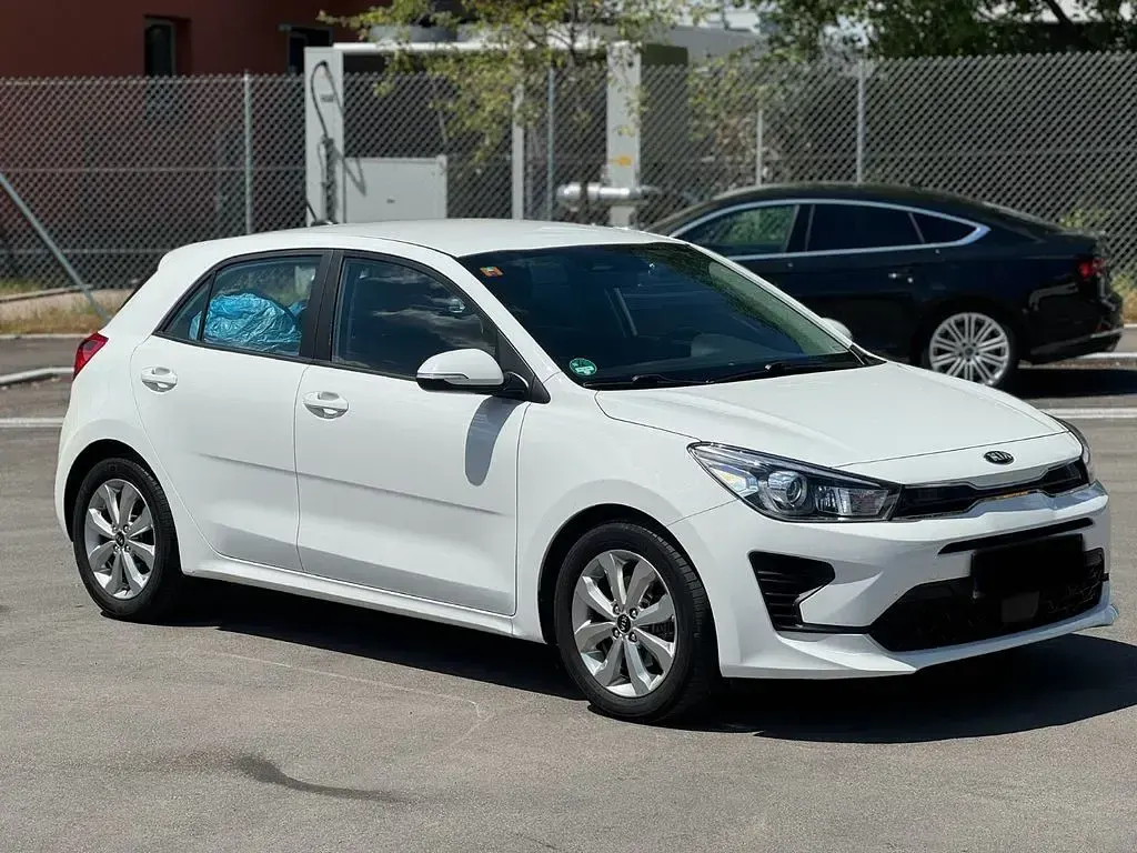 Gebraucht Kia Rio Vision 101 PS (74 kW) 2021 Weiß Limousine