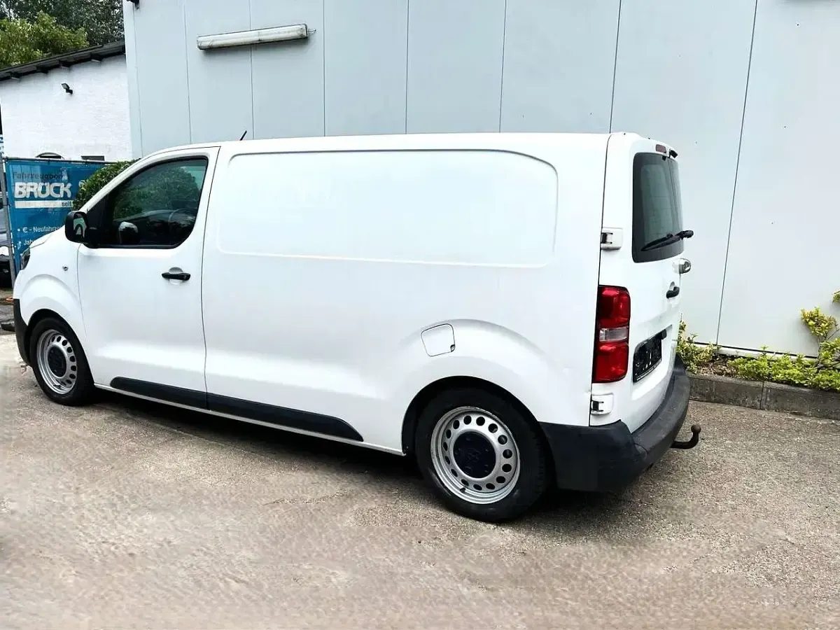 Gebraucht Toyota Proace Comfort 116 PS (85 kW) 2017 Weiß Van / Kleinbus