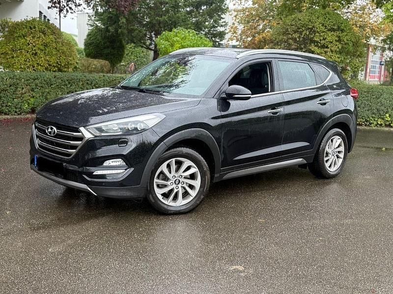 Schwarz Gebraucht 2015 Hyundai Tucson Trend SUV | 13.999 € (Guter Preis) - Bild 1/4