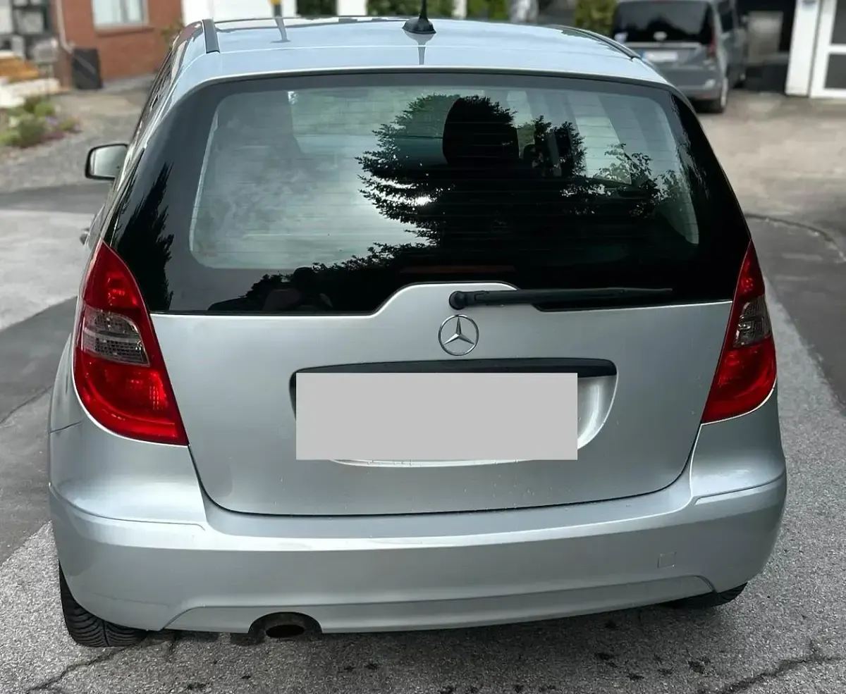 Gebraucht Mercedes A180 Avantgarde 116 PS (85 kW) 2009 Silber Limousine