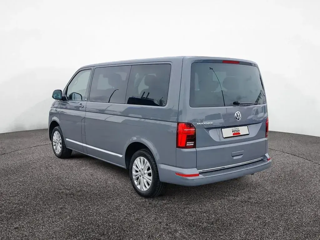 Gebraucht VW Multivan Generation Six 150 PS (110 kW) 2022 Pure grey Van / Kleinbus