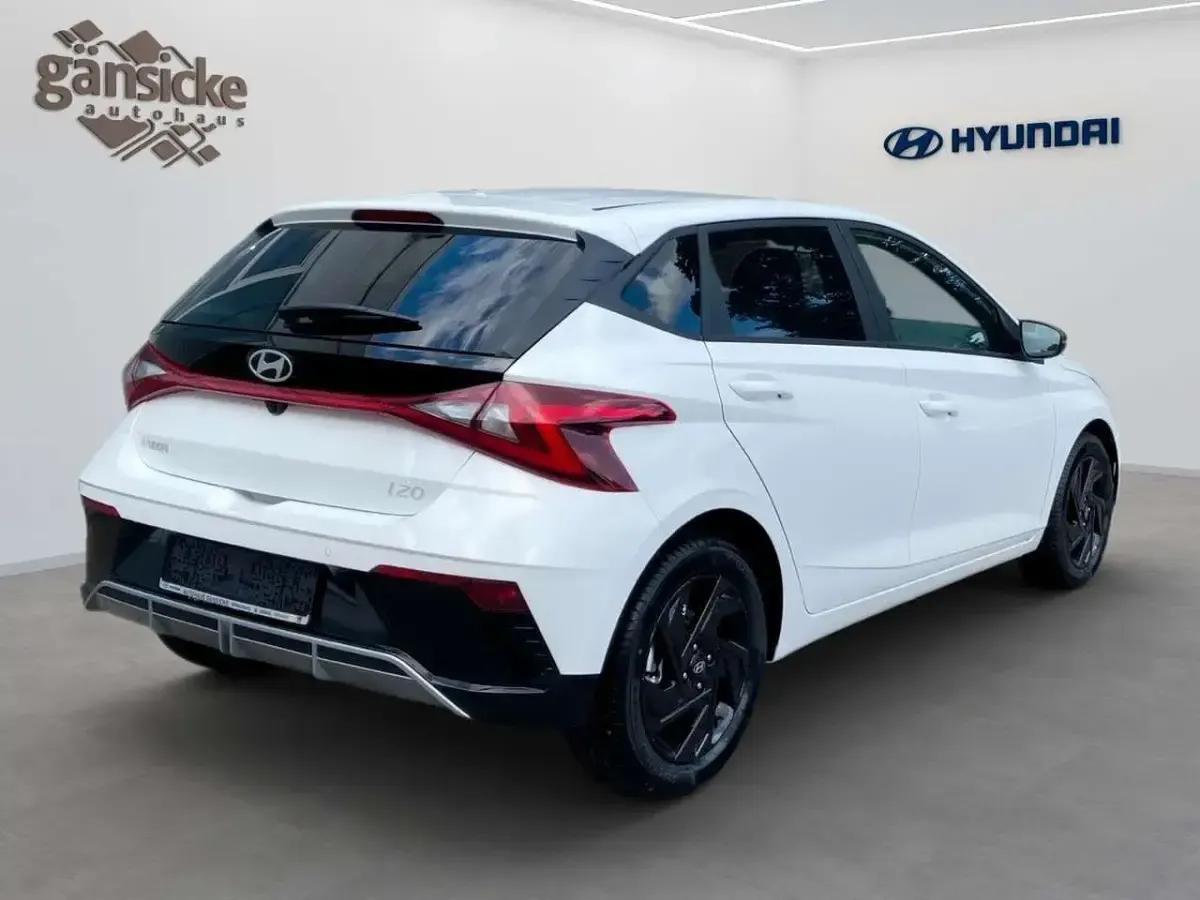 Neu Hyundai i20 Blackline 90 PS (66 kW) 2026 Weiß Kleinwagen