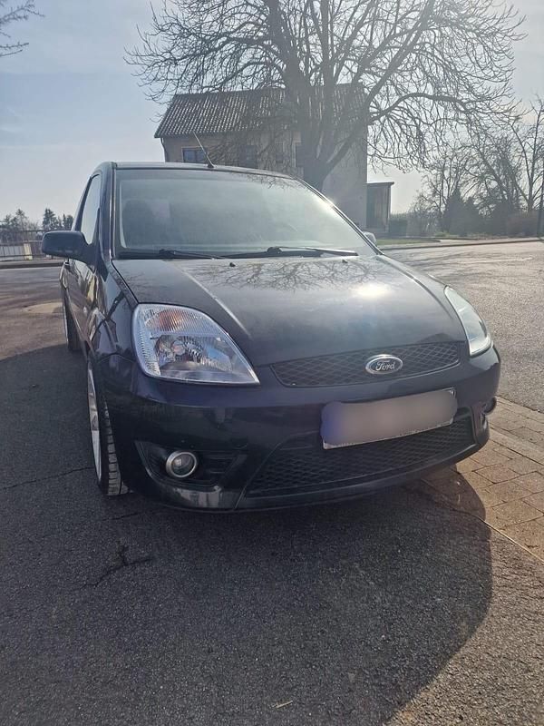 Gebraucht Ford Fiesta 101 PS (74 kW) 2002 Blau Kleinwagen
