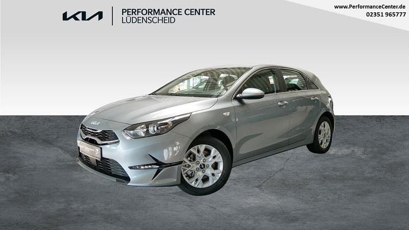 Gebraucht Kia Ceed Comfort 140 PS (102 kW) 2025 Silber Kleinwagen