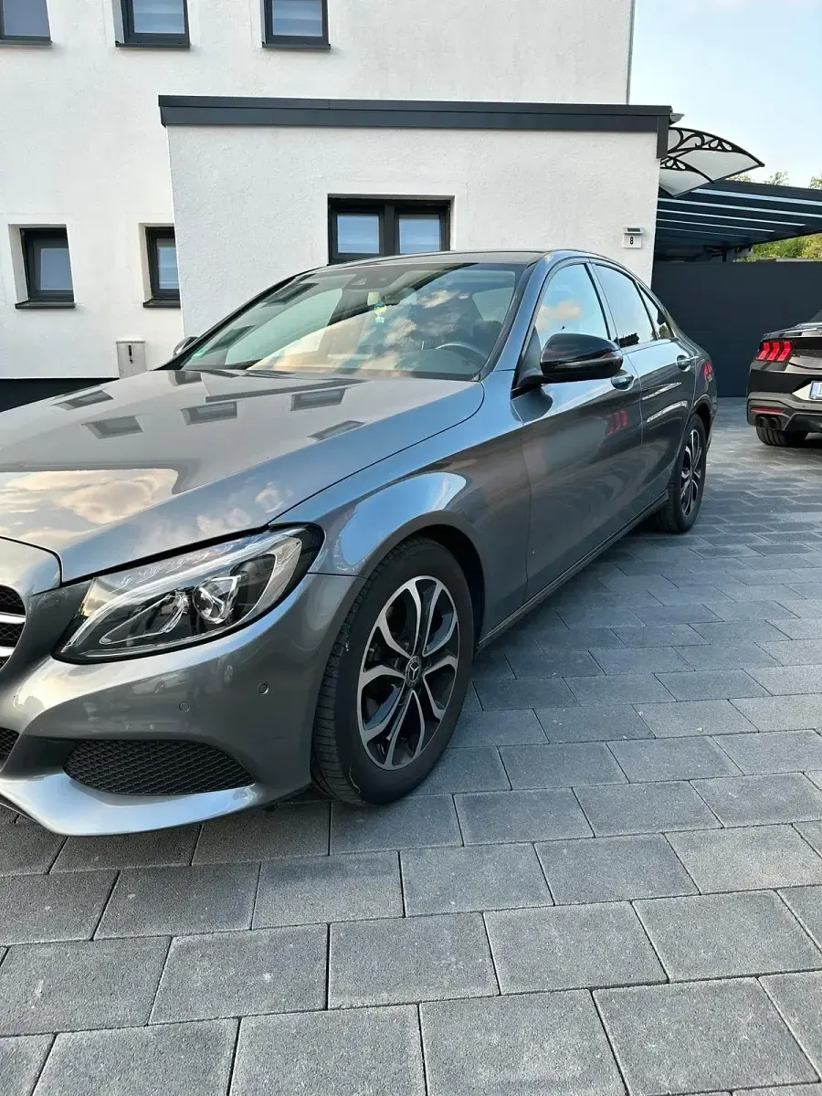 Gebraucht Mercedes C180 Avantgarde 156 PS (114 kW) 2018 Grau Limousine