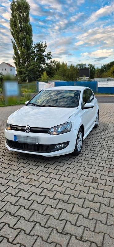 Weiß Gebraucht 2012 VW Polo Kleinwagen | 3.578 € (Guter Preis) - Bild 1/4