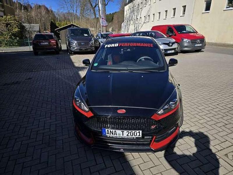 Gebraucht Ford Focus ST 250 PS (183 kW) 2017 Schwarz Limousine