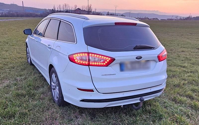 Gebraucht Ford Mondeo Titanium 150 PS (110 kW) 2015 Weiß Kombi