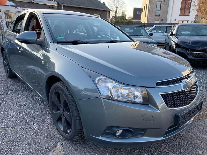 Gebraucht Chevrolet Cruze 113 PS (83 kW) 2010 Pewter grey met(g) (metallic) Limousine