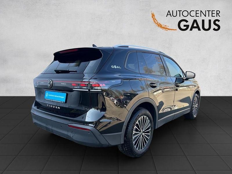 Gebraucht VW Tiguan Goal 150 PS (110 kW) 2025 Schwarz SUV