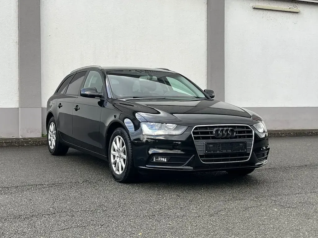 Gebraucht Audi A4 Attraction 150 PS (110 kW) 2015 Schwarz Kombi