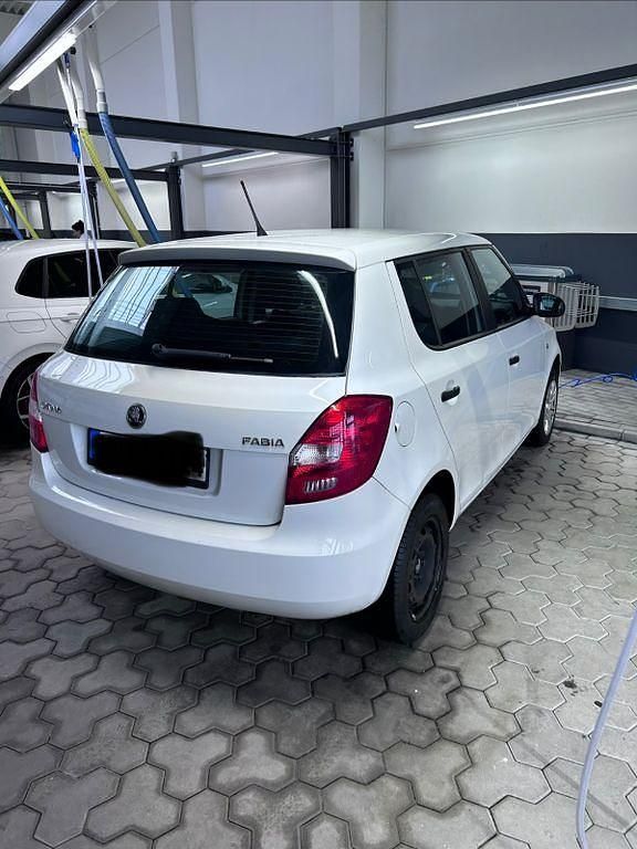 Gebraucht Skoda Fabia Active 60 PS (44 kW) 2014 Weiß Limousine