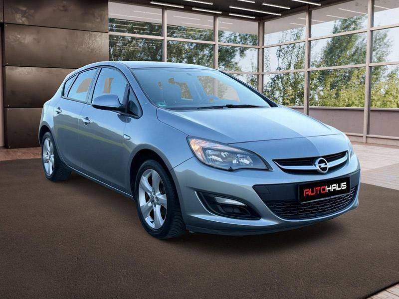 Gebraucht Opel Astra Style 120 PS (88 kW) 2015 Silber Kleinwagen