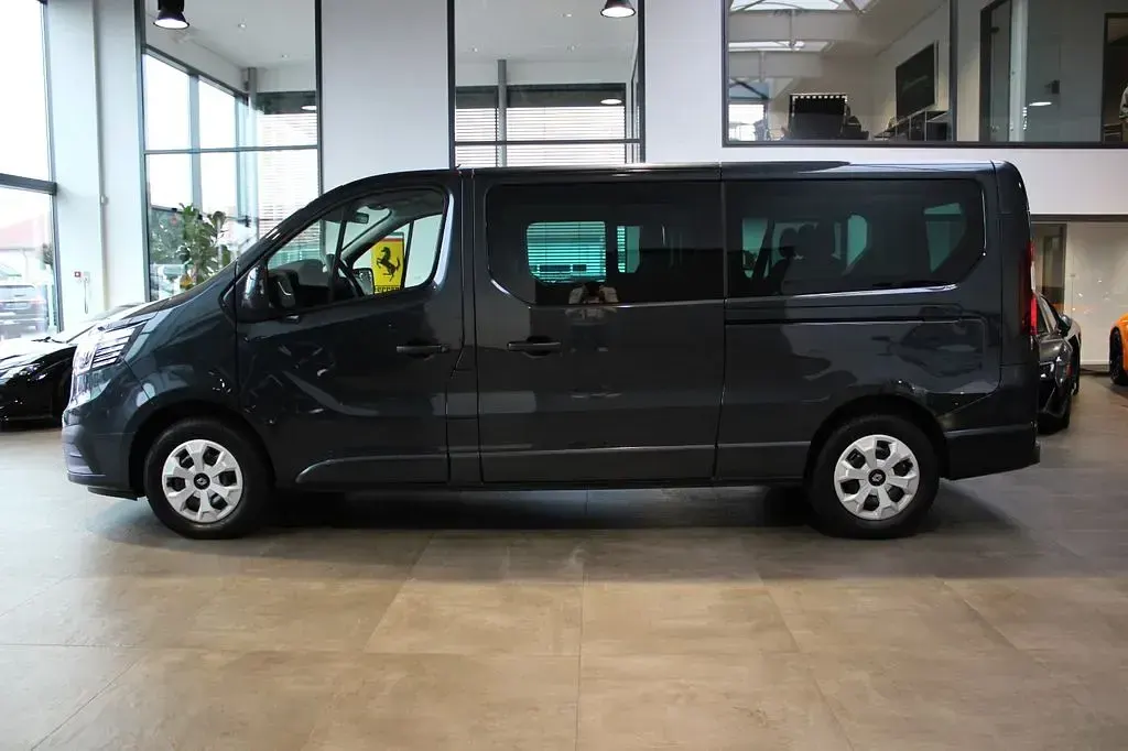Gebraucht Renault Trafic Evolution 150 PS (110 kW) 2025 Grau Van / Kleinbus