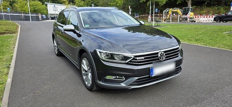 Schwarz Gebraucht 2018 VW Passat Alltrack Kombi | 22.100 € (Guter Preis) - Bild 1/4