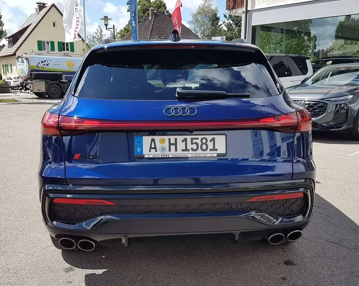 Gebraucht Audi SQ5 367 PS (269 kW) 2026 Navarrablau metallic SUV