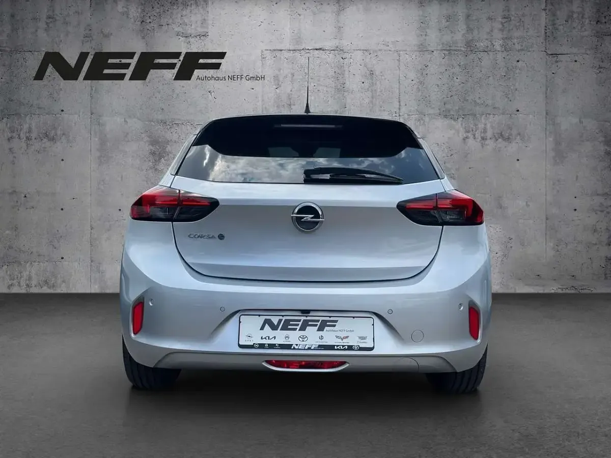 Gebraucht Opel Corsa-e Elegance 100 kW (136 PS) 2023 Silber Kleinwagen