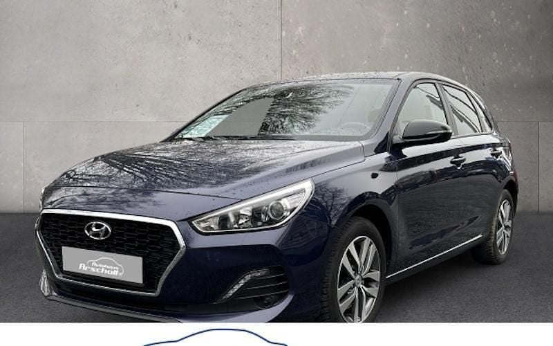 Blau Gebraucht 2019 Hyundai i30 YES! Limousine | 17.290 € (Fairer Preis) - Bild 1/4