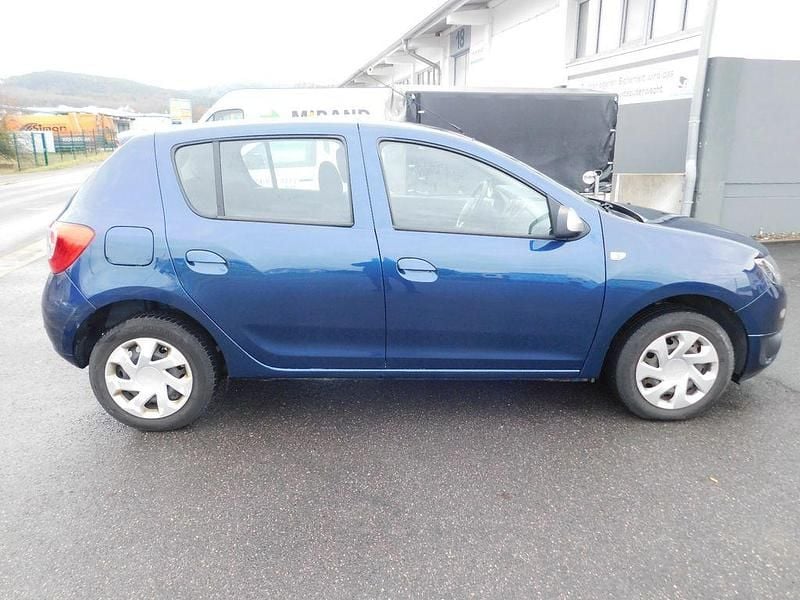 Gebraucht Dacia Sandero Celebration 90 PS (66 kW) 2015 Blau Limousine