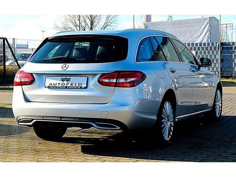 Gebraucht Mercedes C200 184 PS (135 kW) 2016 Silber (metallic) Kombi
