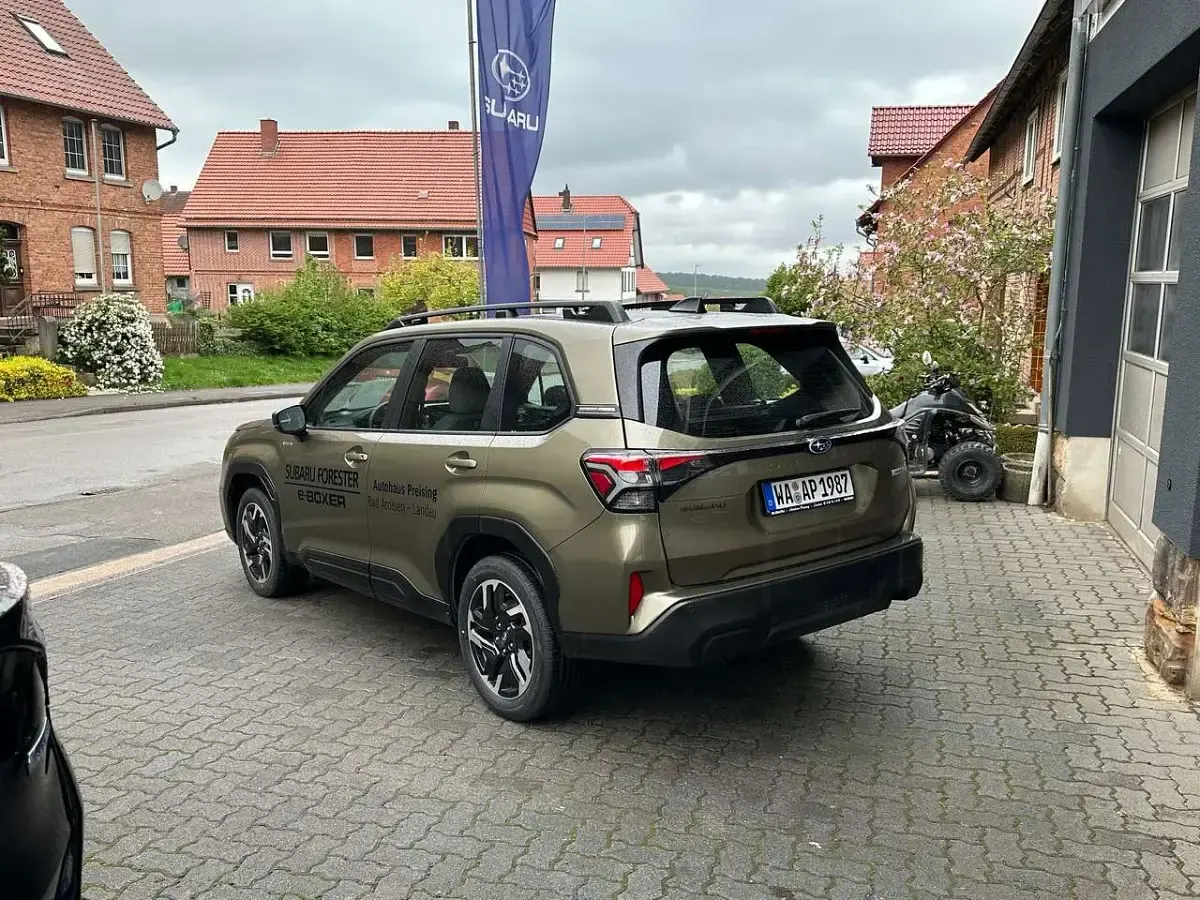 Gebraucht Subaru Forester Trend 136 PS (100 kW) 2026 Autumn green SUV