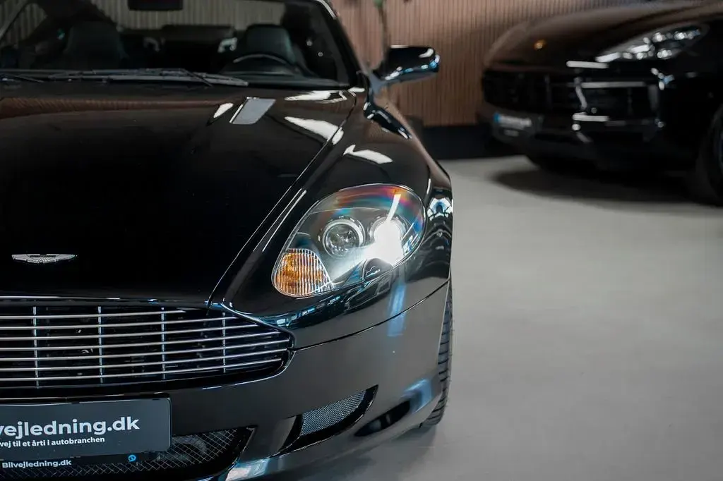 Używany Aston Martin DB9 457 KM (336 kW) 2005 Czarny