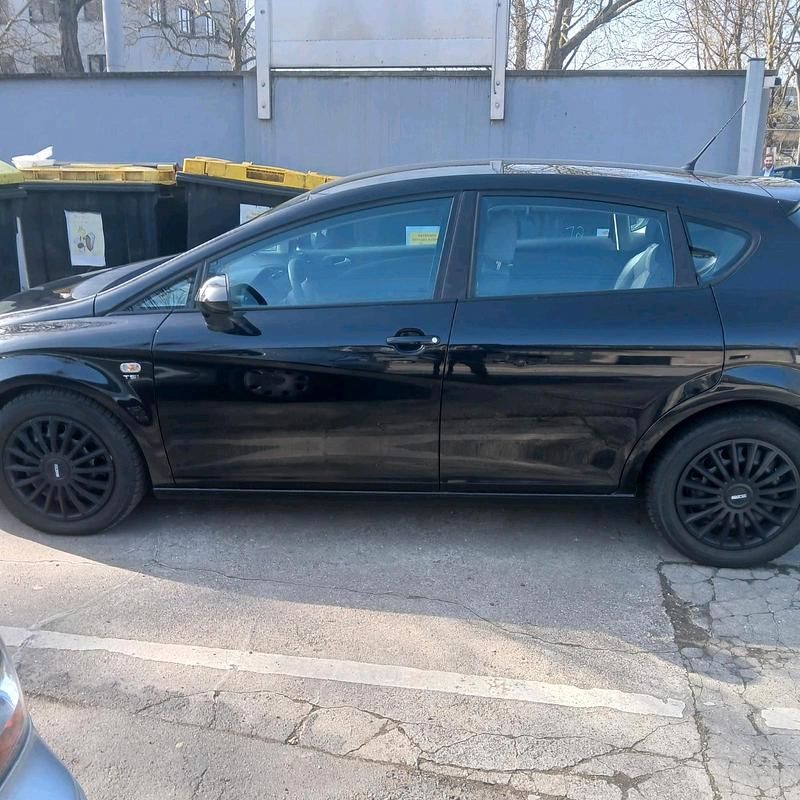 Gebraucht Seat Leon 92 PS (67 kW) 2010 Schwarz Kleinwagen