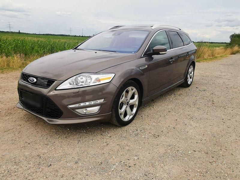 Braun Gebraucht 2011 Ford Mondeo Titanium S Kombi | 10.500 € (Teuer) - Bild 1/4