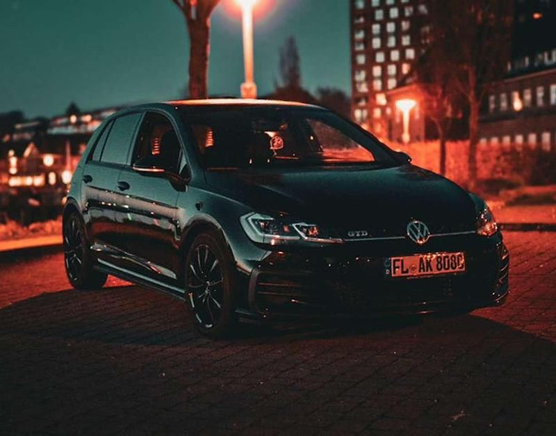 Schwarz Gebraucht 2018 VW Golf VII GTD Kleinwagen | 15.000 € (Fairer Preis) - Bild 1/4