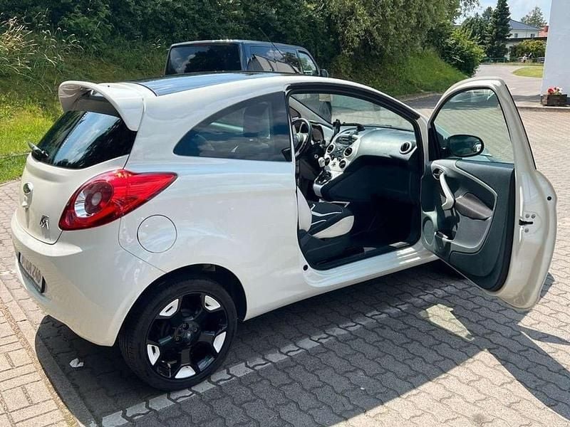 Gebraucht Ford Ka Titanium 69 PS (50 kW) 2015 Kleinwagen